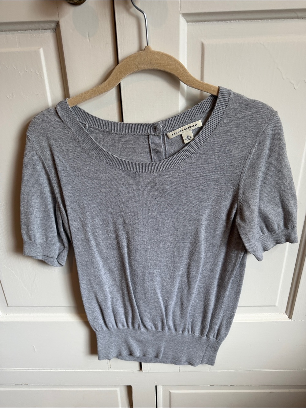 Banana Republic Light Gray Short Sleeve Knit Sweater Top